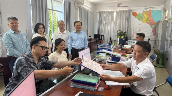 Hiển thị chi tiết cho Khai mạc vận hành thử nghiệm các cơ quan Đảng, Nhà nước, Mặt trận Tổ quốc và các tổ chức chính trị-xã hội phường Bình Kiến Hình ảnh cho bài viết Khai mạc vận hành thử nghiệm các cơ quan Đảng, Nhà nước, Mặt trận Tổ quốc và các tổ chức chính trị-xã hội phường Bình Kiến